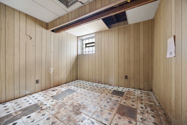 8104 S South Shore Drive, Chicago, IL 60617