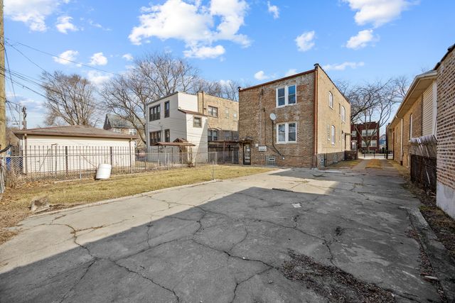 8104 S South Shore Drive, Chicago, IL 60617