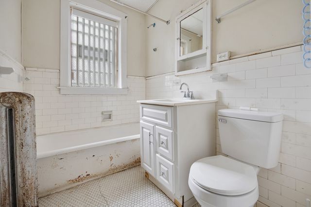 8104 S South Shore Drive, Chicago, IL 60617