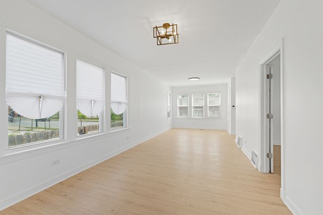 218 W 115th Street, Chicago, IL 60628