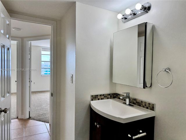 2780 NE 183rd Street 2012, Aventura, FL 33160