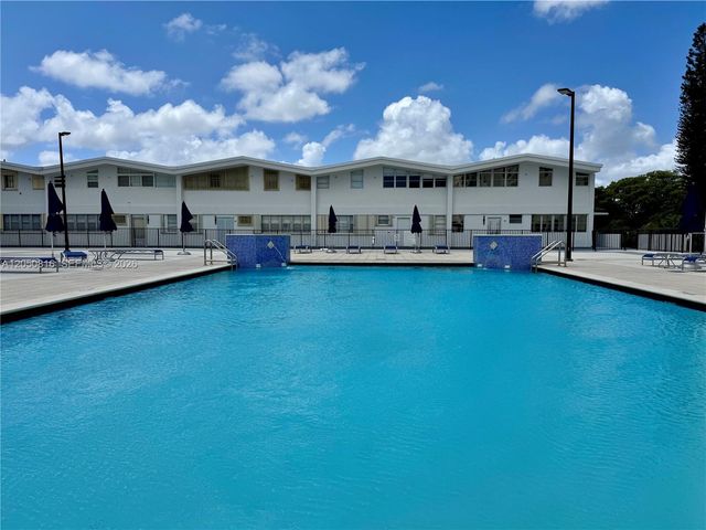 2780 NE 183rd Street 2012, Aventura, FL 33160