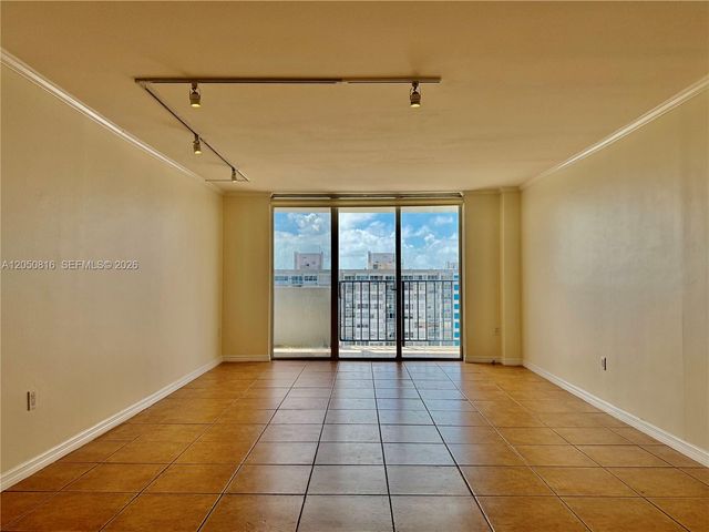 2780 NE 183rd Street 2012, Aventura, FL 33160
