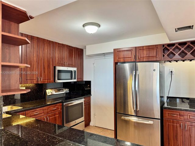 2780 NE 183rd Street 2012, Aventura, FL 33160