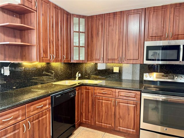 2780 NE 183rd Street 2012, Aventura, FL 33160