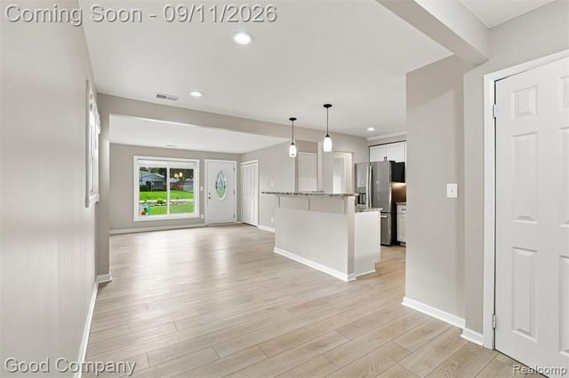 5800 Cambrook Lane, Waterford, MI 48329