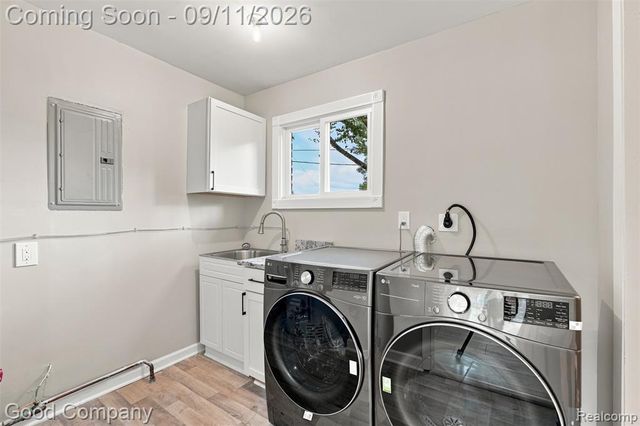 5800 Cambrook Lane, Waterford, MI 48329