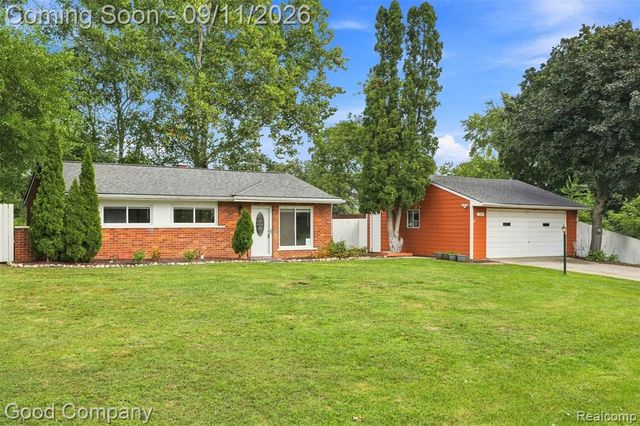 5800 Cambrook Lane, Waterford, MI 48329