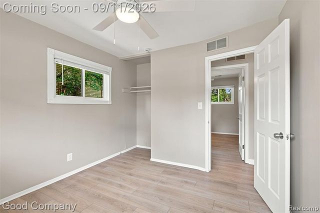 5800 Cambrook Lane, Waterford, MI 48329