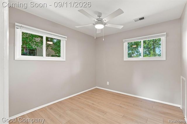5800 Cambrook Lane, Waterford, MI 48329