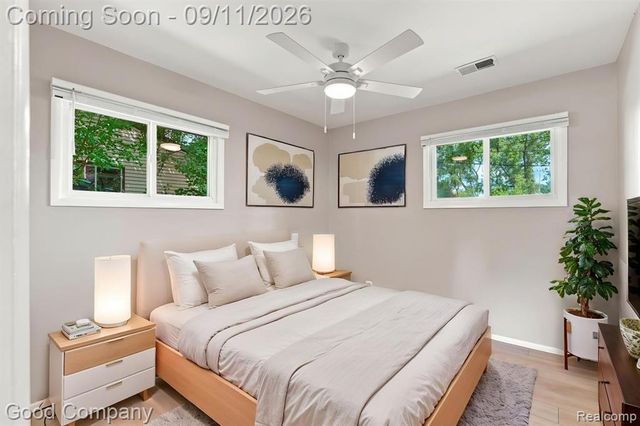 5800 Cambrook Lane, Waterford, MI 48329