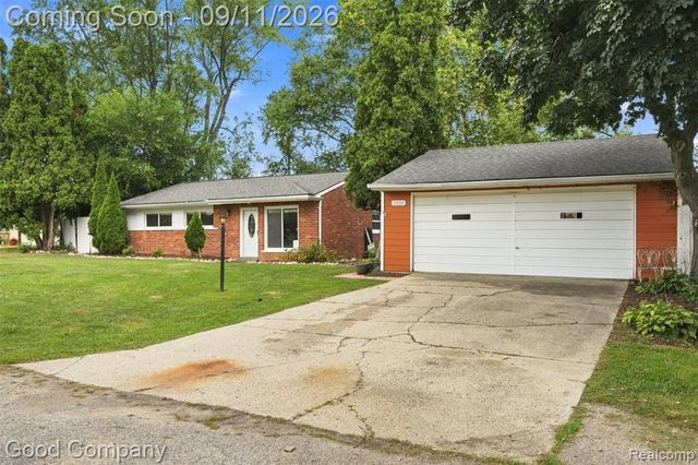 5800 Cambrook Lane, Waterford, MI 48329