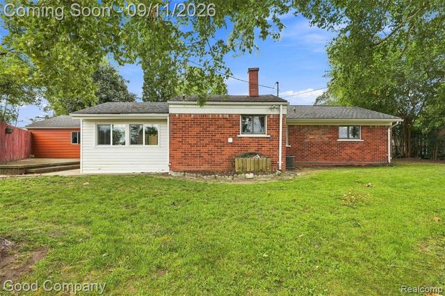 5800 Cambrook Lane, Waterford, MI 48329