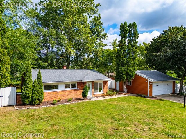 5800 Cambrook Lane, Waterford, MI 48329
