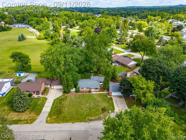 5800 Cambrook Lane, Waterford, MI 48329