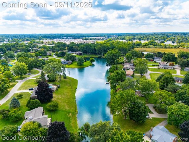 5800 Cambrook Lane, Waterford, MI 48329