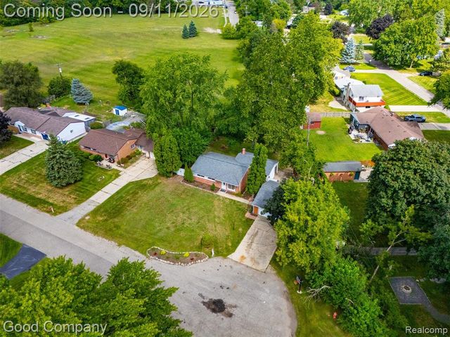 5800 Cambrook Lane, Waterford, MI 48329