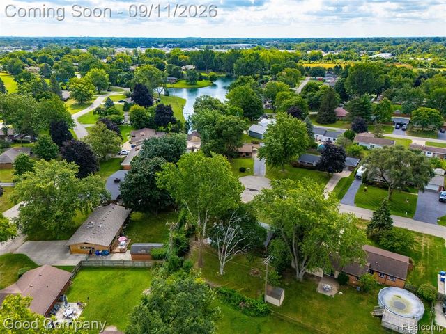 5800 Cambrook Lane, Waterford, MI 48329