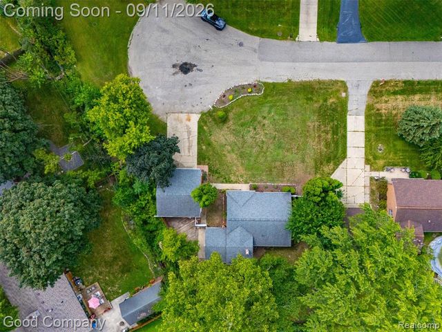 5800 Cambrook Lane, Waterford, MI 48329