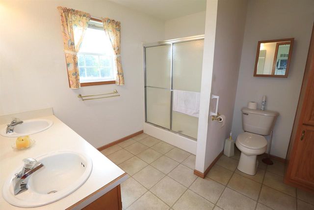 2209 S Ellis Road, Janesville, WI 53548