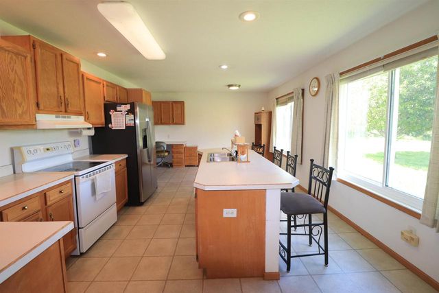 2209 S Ellis Road, Janesville, WI 53548