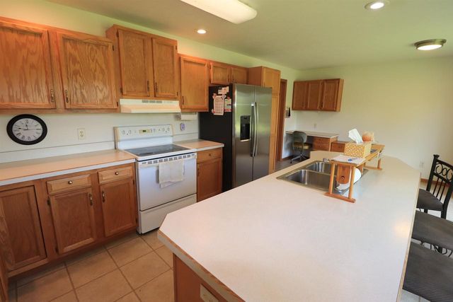 2209 S Ellis Road, Janesville, WI 53548