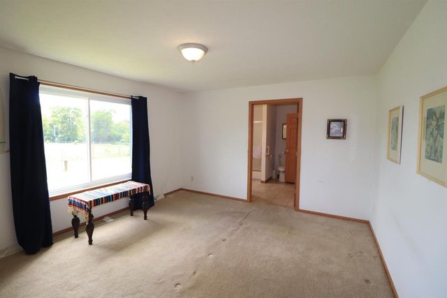2209 S Ellis Road, Janesville, WI 53548