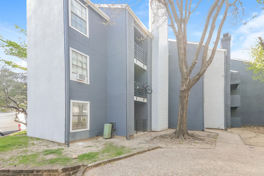 9920 Forest Lane 119, Dallas, TX 75243