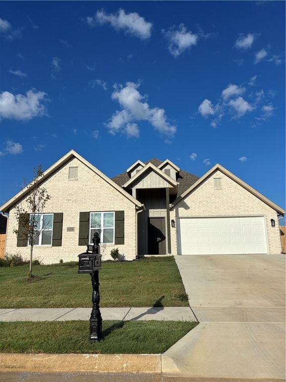 4200 SW Pawhuska Street, Bentonville, AR 72713