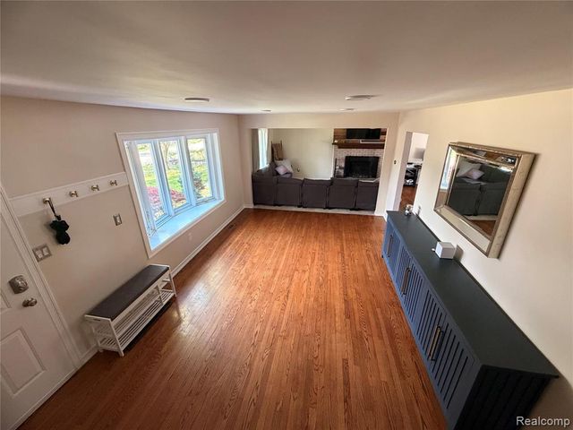 9739 Waterway Drive, Grosse Ile, MI 48138