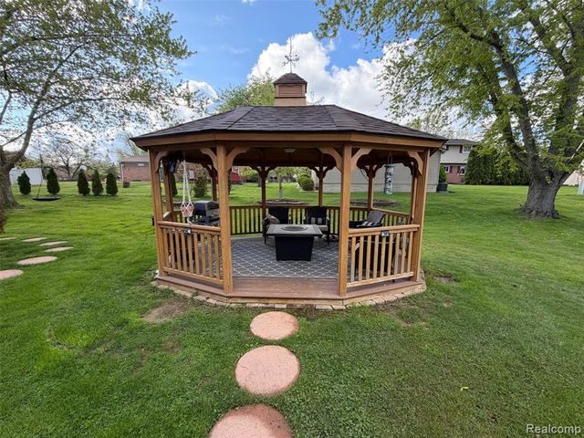 9739 Waterway Drive, Grosse Ile, MI 48138