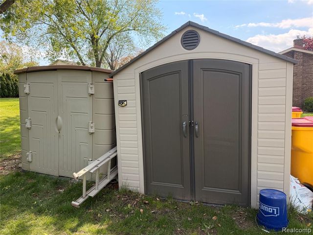 9739 Waterway Drive, Grosse Ile, MI 48138