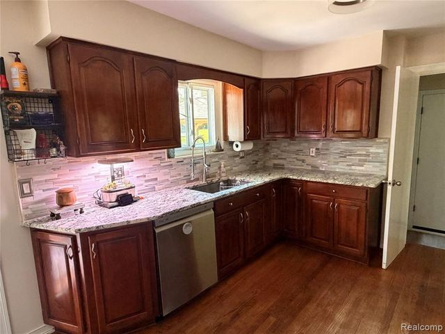 9739 Waterway Drive, Grosse Ile, MI 48138
