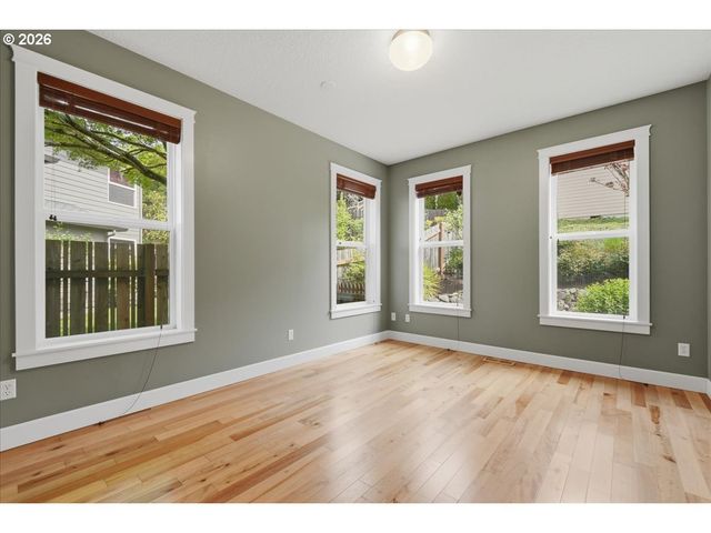 909 N 9TH Way, Ridgefield, WA 98642