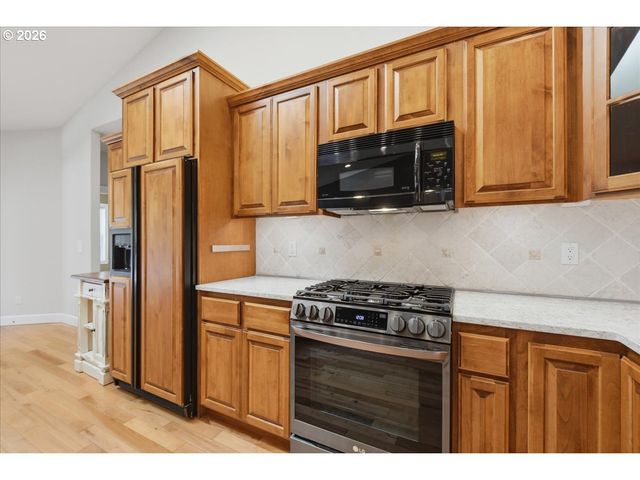 909 N 9TH Way, Ridgefield, WA 98642
