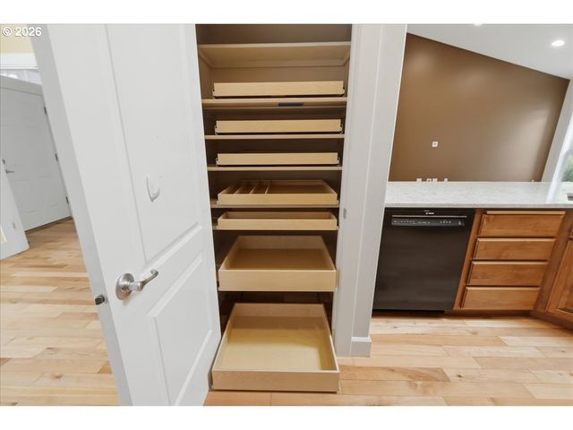 909 N 9TH Way, Ridgefield, WA 98642