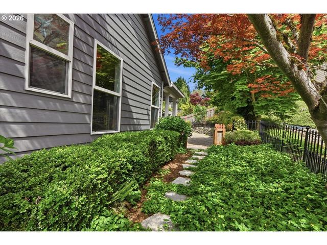909 N 9TH Way, Ridgefield, WA 98642