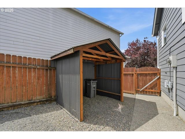 909 N 9TH Way, Ridgefield, WA 98642