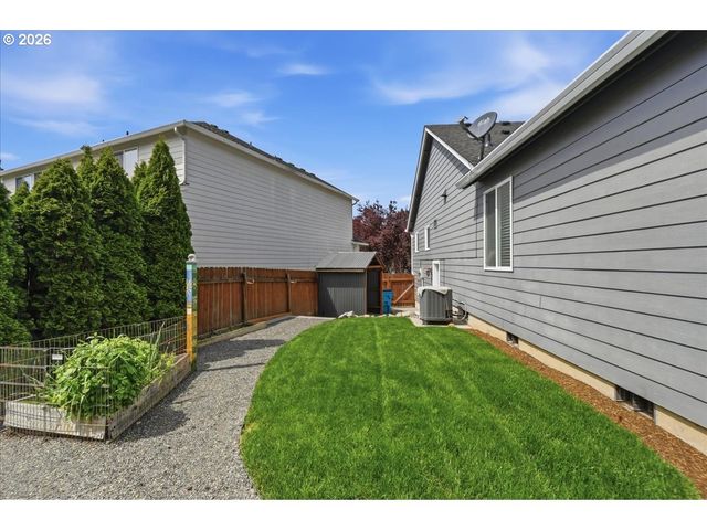 909 N 9TH Way, Ridgefield, WA 98642
