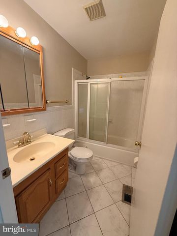 8910 BROOK DR, Waldorf, MD 20603