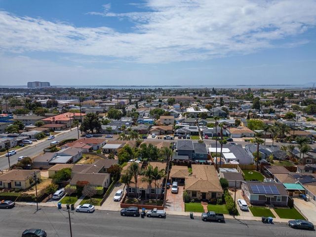 136 Brightwood Ave, Chula Vista, CA 91910