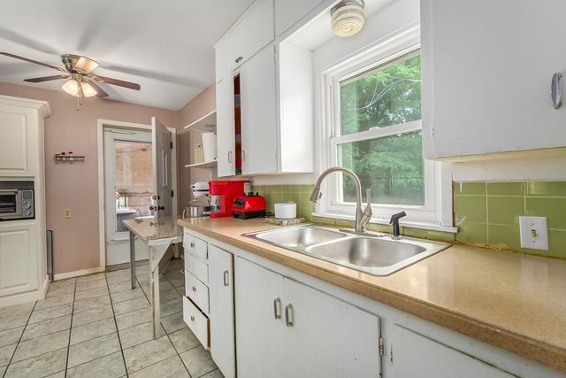 2144 S Bennett, Wichita, KS 67213