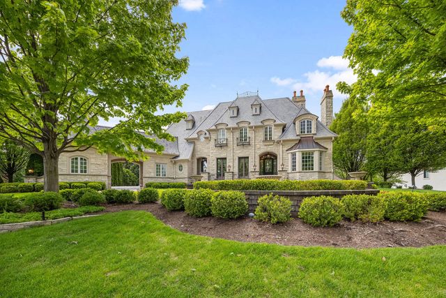 50 Baybrook Lane, Oak Brook, IL 60523