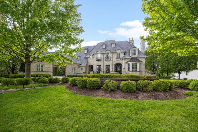 50 Baybrook Lane, Oak Brook, IL 60523