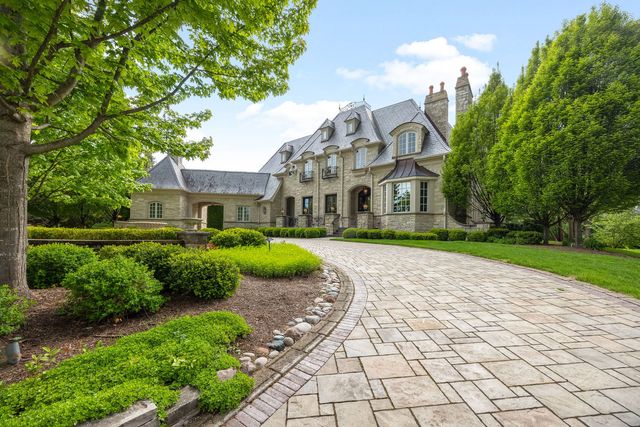 50 Baybrook Lane, Oak Brook, IL 60523