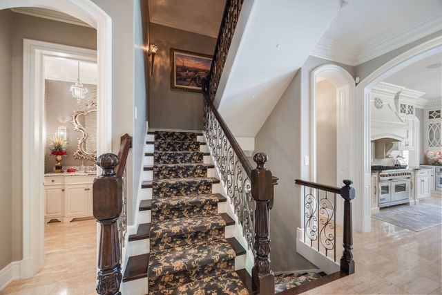 50 Baybrook Lane, Oak Brook, IL 60523