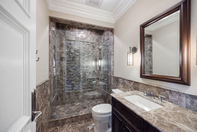 50 Baybrook Lane, Oak Brook, IL 60523