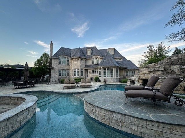 50 Baybrook Lane, Oak Brook, IL 60523