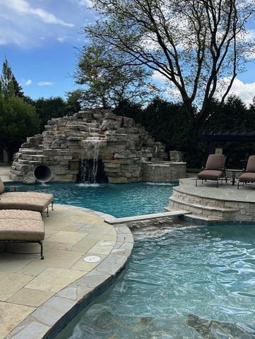 50 Baybrook Lane, Oak Brook, IL 60523
