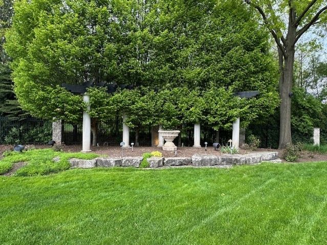 50 Baybrook Lane, Oak Brook, IL 60523